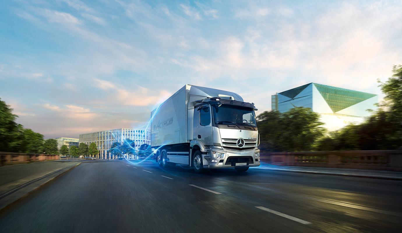 https___dxto1r4ggimee.cloudfront.net_uploads_new-vehicles_fullWidth_desktop_Mercedes-Benz-eActros-eStar