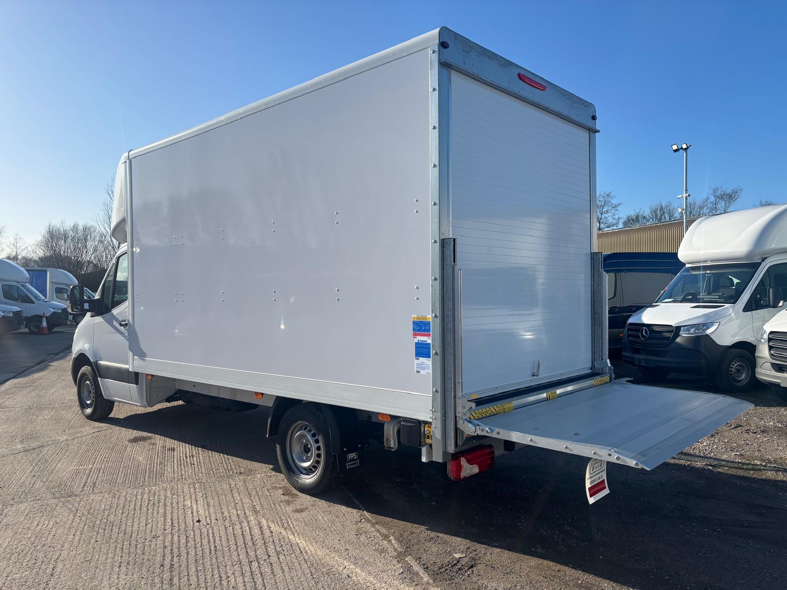 Sprinter with Luton Body & Tail Lift