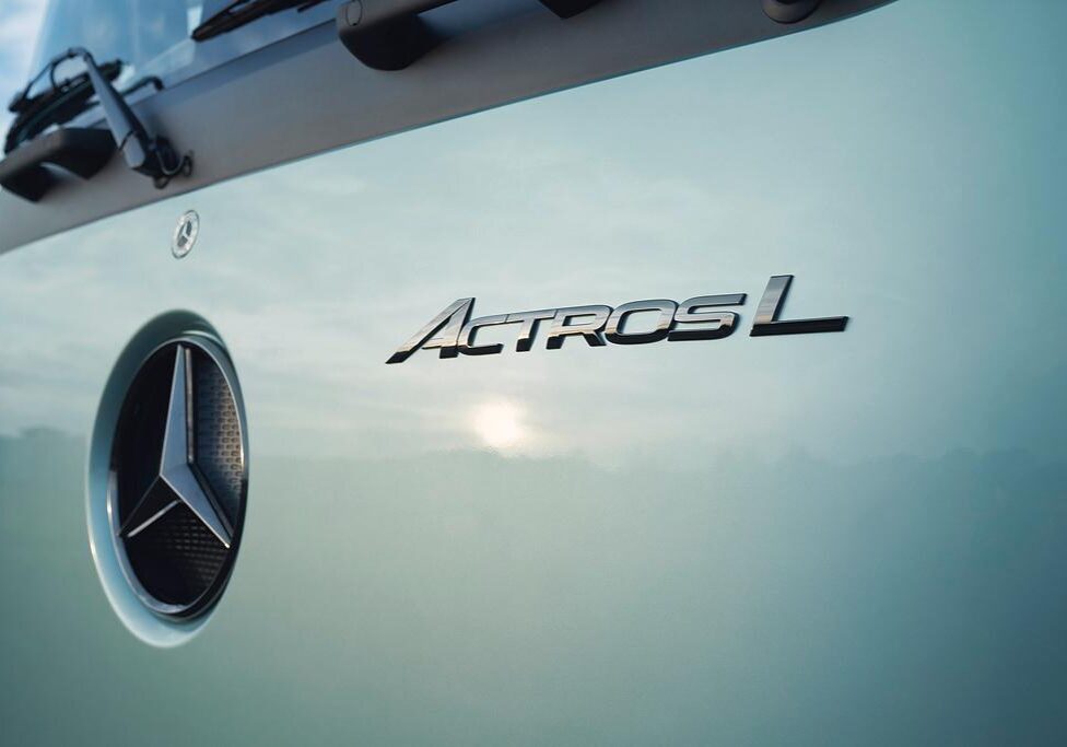 https___dxto1r4ggimee.cloudfront.net_uploads_new-vehicles_grid_240131_2024___Actros_L_ProCabin___Details___Image___RGB_MBT10685_2024-07-08-135106_gyat