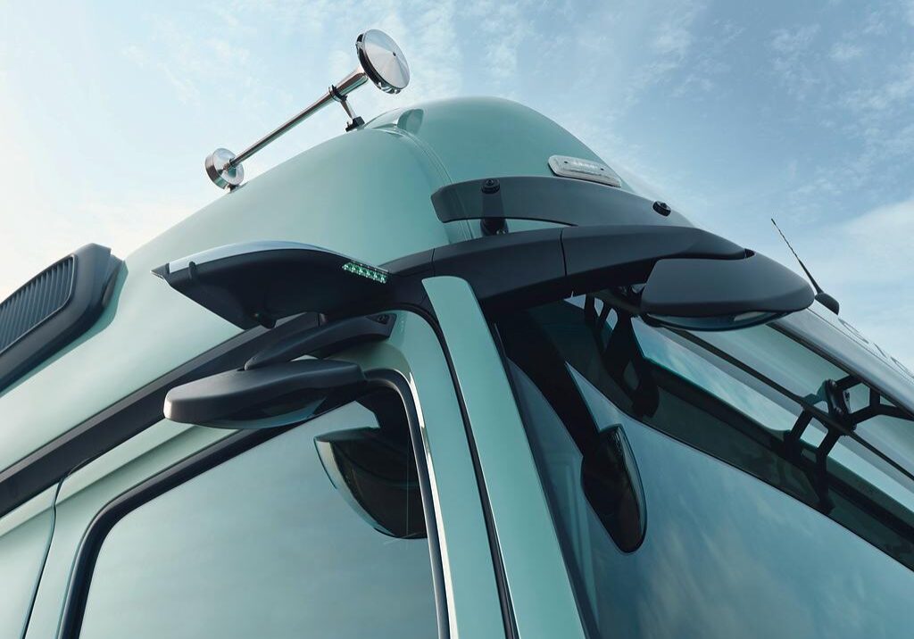 https___dxto1r4ggimee.cloudfront.net_uploads_new-vehicles_grid_240202_2024___Actros_L_ProCabin___Details___Image___RGB_MBT10699_2024-07-08-135105_iwpi